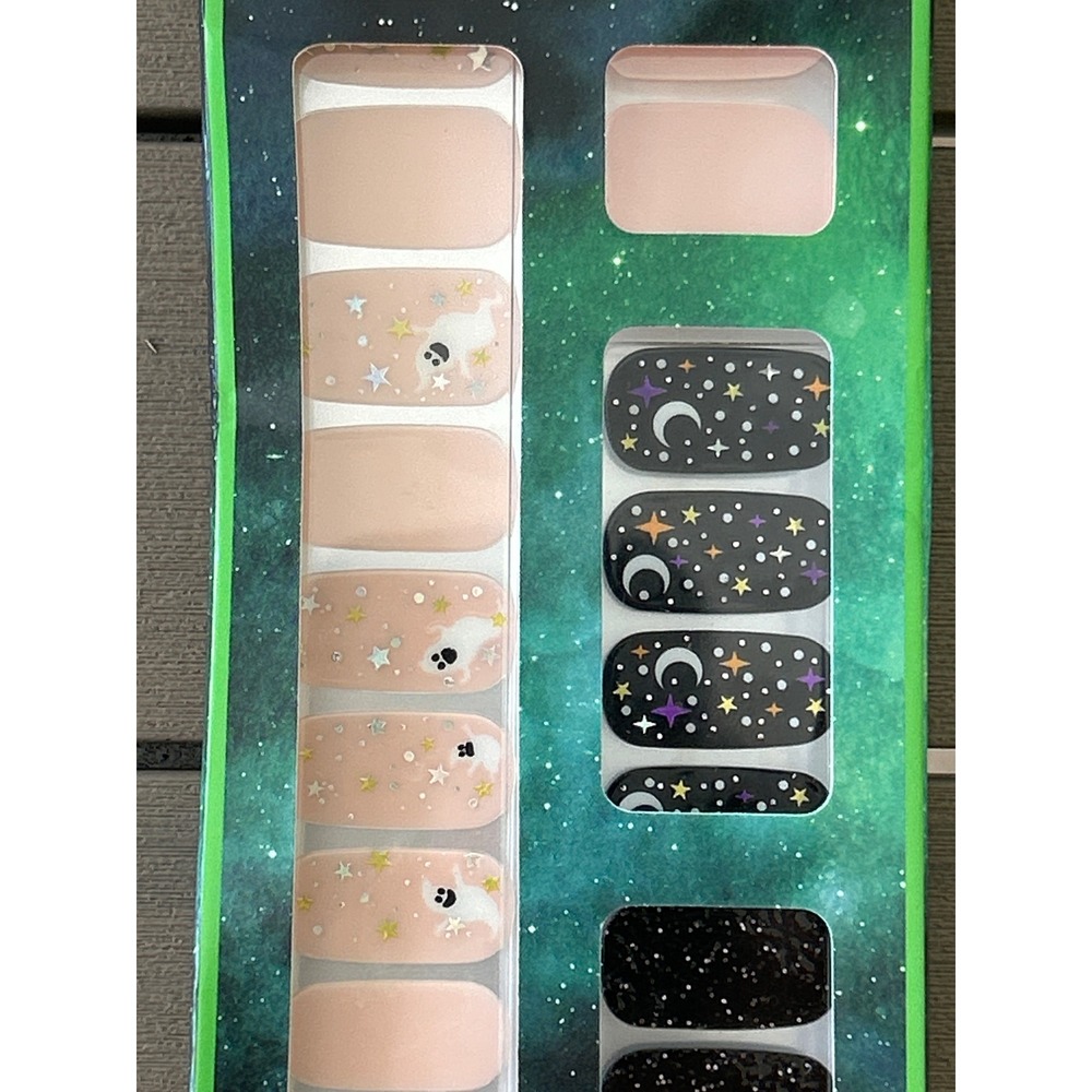 Dashing Diva Gloss Boo Crew Ultra Shine Gel Palette Nail Strips Glow
